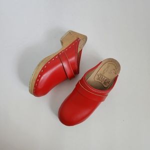 SOLD! Skane Toffeln red leather clogs wooden Sweden sz 2